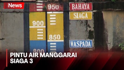 Pintu Air Manggarai Siaga 3, Aliran Air Terhambat Sampah yang Menggunung