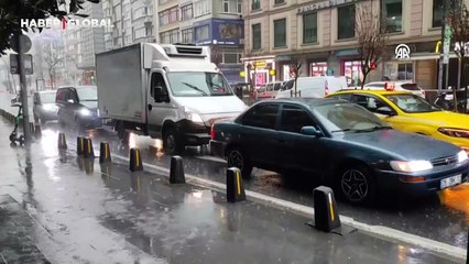 Sultangazi'de dolu, Bakırköy'de dev dalgalar... İstanbul'u sağanak ve fırtına vurdu