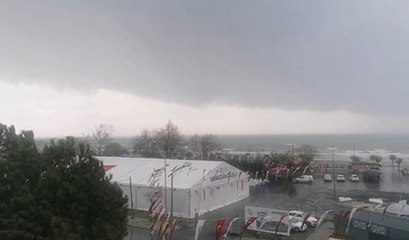 İstanbul'da sağanak yağış etkili oluyor