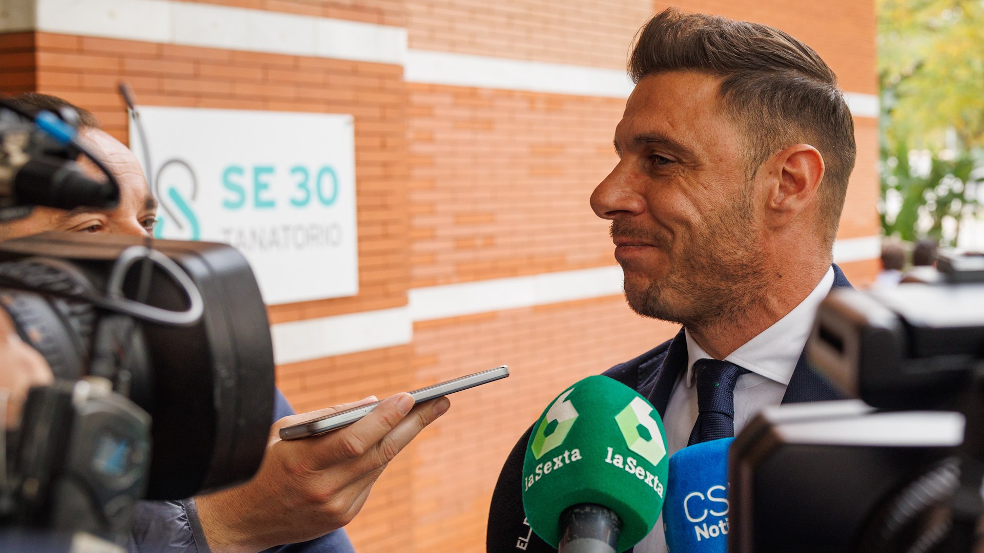 Joaqun, ex futbolista del Betis, "muy emocionado" tras la muerte de Manuel Ruiz de Lopera