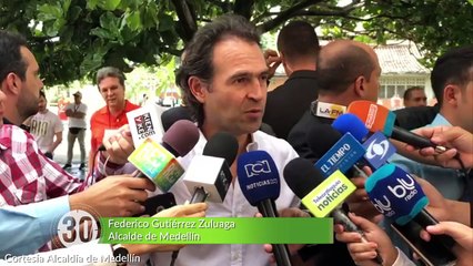 27-05-18 Tras ejercer su derecho al voto alcalde de Medellín invitó a los ciudadanos a salir a votar temprano