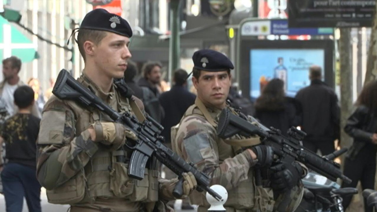 Frankreich ruft höchste Alarmstufe aus