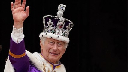 VOICI - Charles III "frustré" : son "rétablissement prend plus de temps", révèle son neveu Peter Philips