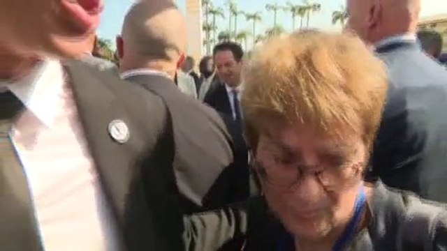 Emmanuel Macron en Guyane: suivez en direct sa visite au marché de Cayenne