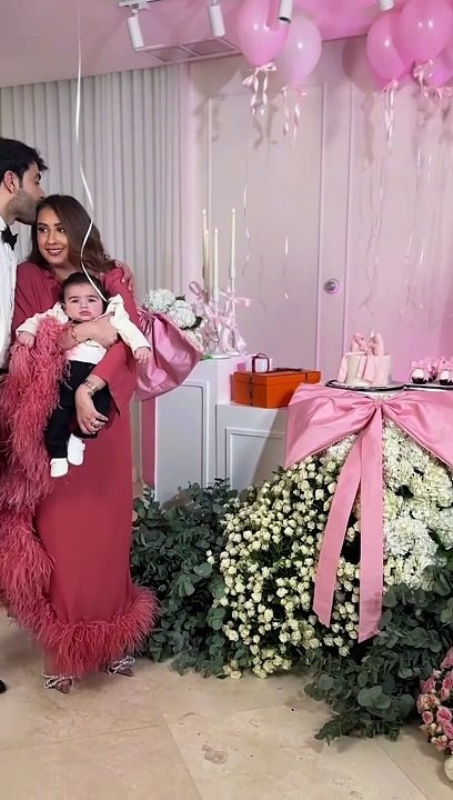 فرح الهادي تثير التكهنات حول حملها بطفلها الثاني بعد آدم