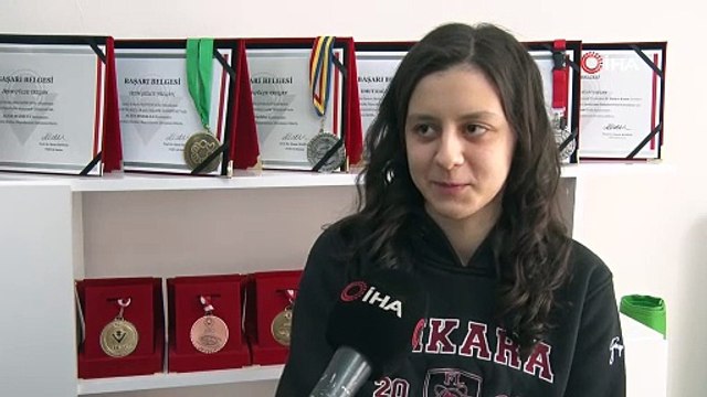 Matematik dehası iki kardeş Avrupa Olimpiyatlarında madalya kazandı