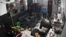 Están alborotados Robaron al trabajador de una barbería en Boston
