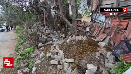 Sakarya’da kontrolden çıkan hafif ticari araç sokak arasında takla attı