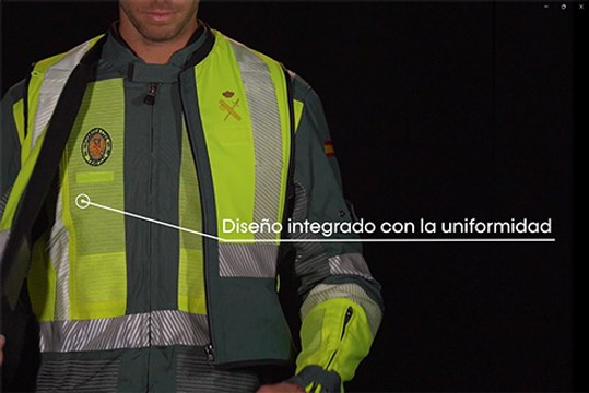 Chalecos con airbags para los motoristas de la Guardia Civil de Tráfico