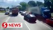 Trailer collides with 10 vehicles and causes traffic congestion