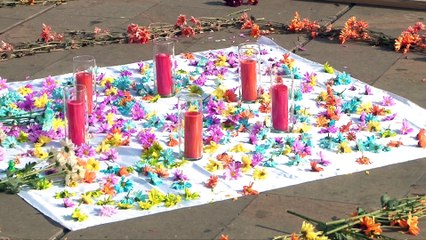 01-08-17-conmovedor-homenaje-al-rector-asesinado-por-robarle-su-moto