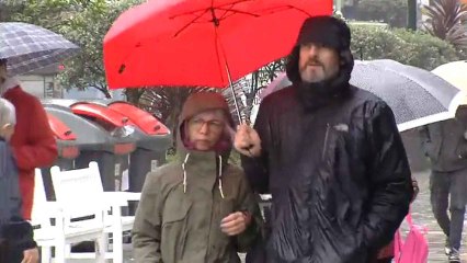 Bajón de temperaturas y lluvias generalizadas de norte a sur.