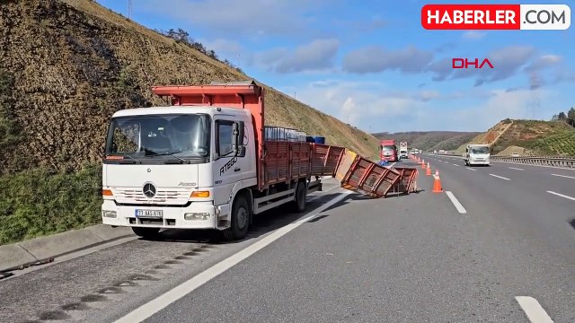 Kuzey Marmara Otoyolu'nda Kimyasal Madde Yüklü Kamyonet Kazası