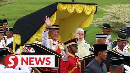 King and Queen attend parade of thanks