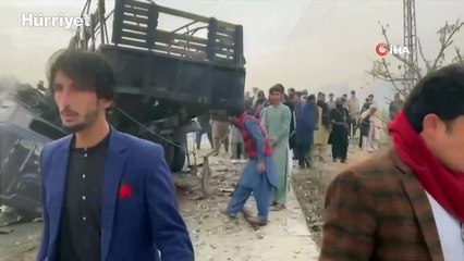 Pakistan’da polis aracına bombalı saldırı