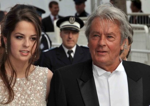 L'enregistrement pirate d'Anoushka Delon qui parle à son père Alain Delon On est en train de te prendre pour un débile