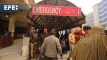 Al menos 5 policías muertos y 22 heridos en un ataque contra vacunadores en Pakistán