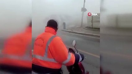 Koca bina 3 saniyede yerle bir oldu! Kepçe enkazdan son anda kurtuldu