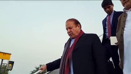 Nawaz Sharif entering to Lahore jalsa gah