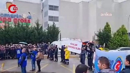 MSB'ye bağlı fabrikalarda çalışan işçiler sokağa çıktı: 'Zafer, direnen emekçinin olacak'