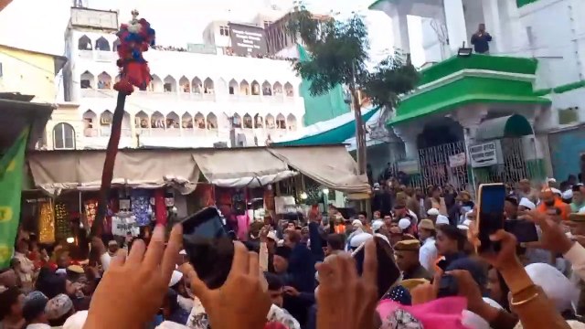 Garib Nawaz URS: गरीब नवाज का उर्स, बुलंद दरवाजे पर चढ़ा पारम्परिक झंडा