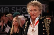 Rod Stewart laisse un pourboire de 10 000 livres au personnel d’un hôtel et leur suggère de tout parier sur le football