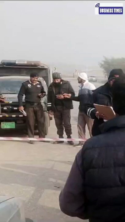 03 people including an 8year-old girl were killed | تھانہ چونترہ کے علاقہ میں گاڑی پر فائرنگ سے 08 سالہ بچی سمیت 03 افراد کے جاں بحق ہونے