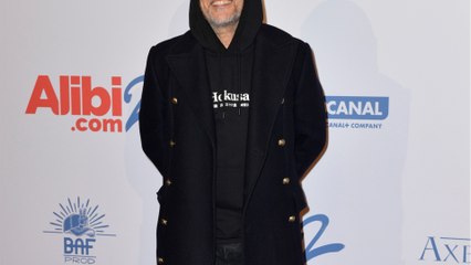 GALA VIDÉO -Pascal Obispo : qui sont les femmes qui ont marqué sa vie ?