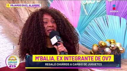 M'Balia regaló juguetes a niños de una fundació el Día de Reyes a cambio de churros