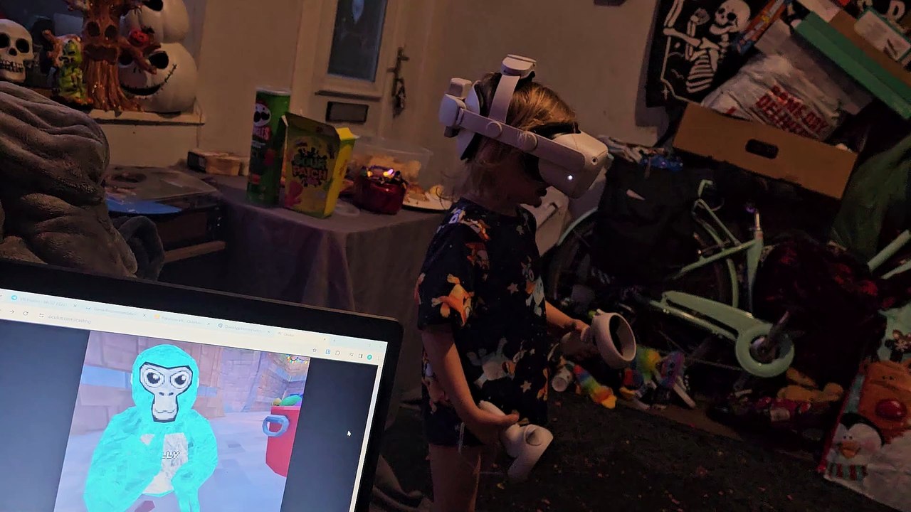 4-Year-Old's First Time VR Fail