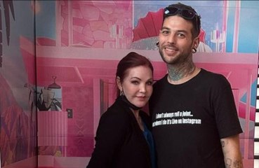 Filho brasileiro de Priscilla Presley desabafa sobre luta contra o vício: 'Minha mãe me ajudava a fazer tudo'