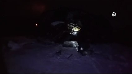 Van'da kanala düşen 2 araçtaki 9 kişi yaralandı