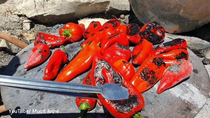 Kapya biber közlemesi (roasted and preserved capia pepper)