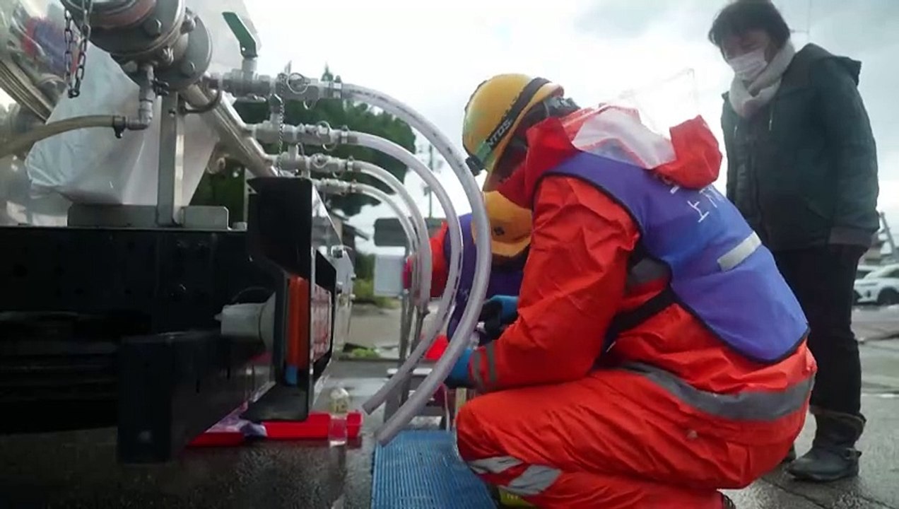 A week after Japan quake, survivors await rebuild plans