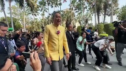 Srettha nixes Children's Day dinosaur display