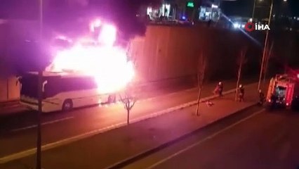 Servis otobüsü alev alev yandı