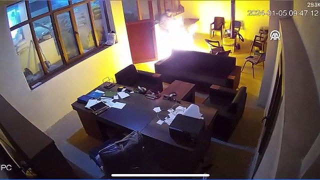 Diyarbakır'da soba yakılırken benzin bidonunun alev alması güvenlik kamerasında - Bismil Haber