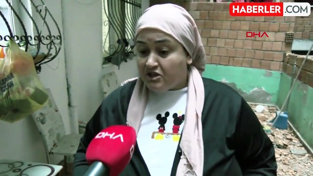 Esneyurt'ta İnşaat Halindeki Binadan Tuğlalar Düştü, Aile Deprem Sandı