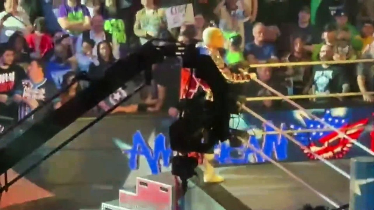 Cody Rhodes vs Shinsuke Nakamura Street Fight - WWE Raw 1/8/2024