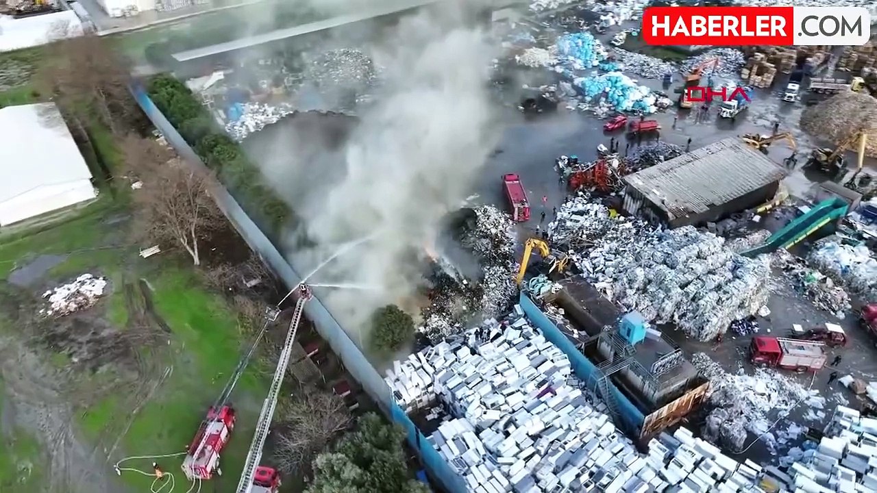 Manisa'da Geri Dönüşüm Tesisi İkinci Kez Yangın Çıktı, Mühürlendi