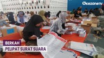 Berkah Pemilu, Banyak Ibu Rumah Tangga di Jombang Menjadi Pelipat Surat Suara
