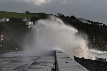 Public meeting to discuss sea defences for Amroth.