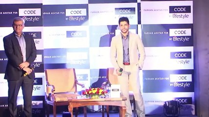 Скачать видео: Farhan Akhtar Birthday A peek into celebrations with Javed Akhtar and Shabana Azmi