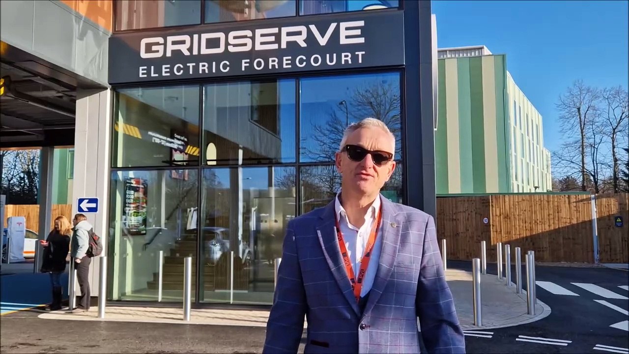 'Ticks all the boxes' - Local businesses and customers visit new Electric Forecourt at London Gatwick airport