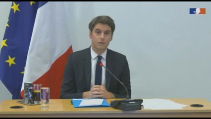 Attal: resterò sempre al fianco del mondo dell'insegnamento