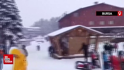 Uludağ'a kar yağdı, kayakçılar pistlere akın etti