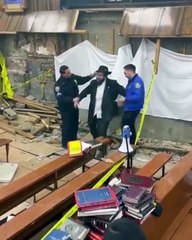 Le NYPD découvre des tunnels souterrains sous une synagogue à New York.