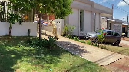 Acidentalmente homem passa a Makita na coxa e precisa ser socorrido pelo Siate