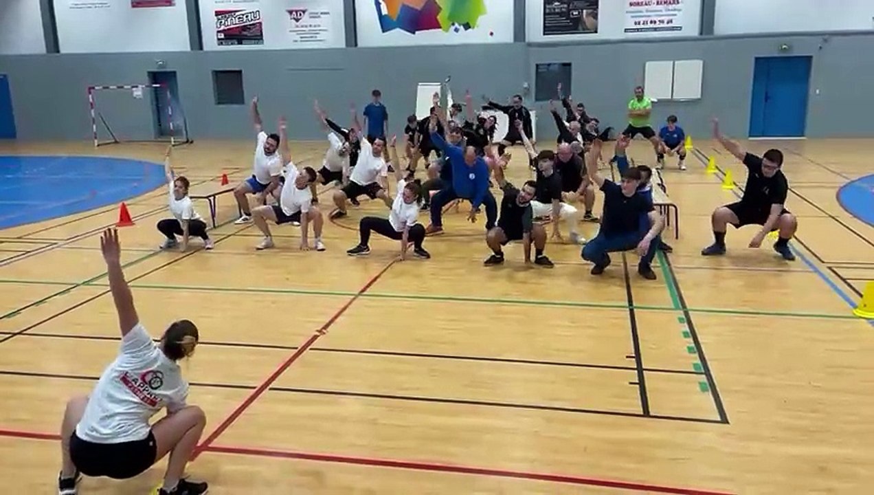 TOURNOI DE HAND A 4 LE 6 JANVIER - échauffement ZUMBA ! - 1