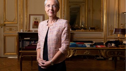 Voici - “Quelle violence” : Elisabeth Borne et sa démission entre distance et froideur avec Emmanuel Macron